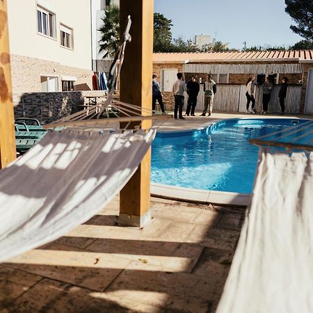 Lisbon Surf Hostel Carcavelos  Exterior photo