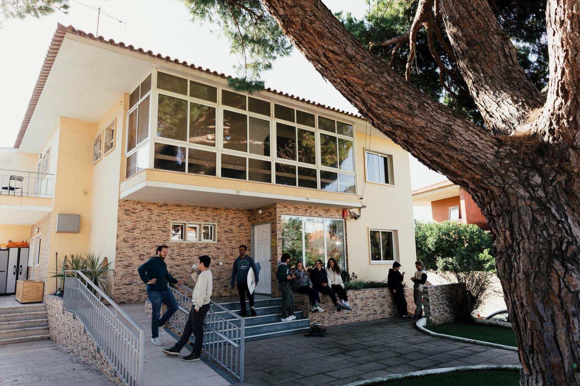 Lisbon Surf Hostel Carcavelos  Exterior photo