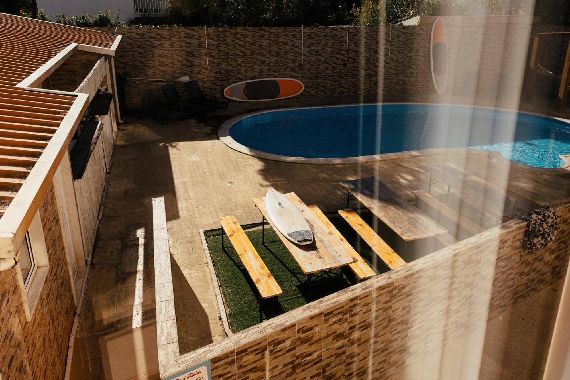 Lisbon Surf Hostel Carcavelos  Exterior photo