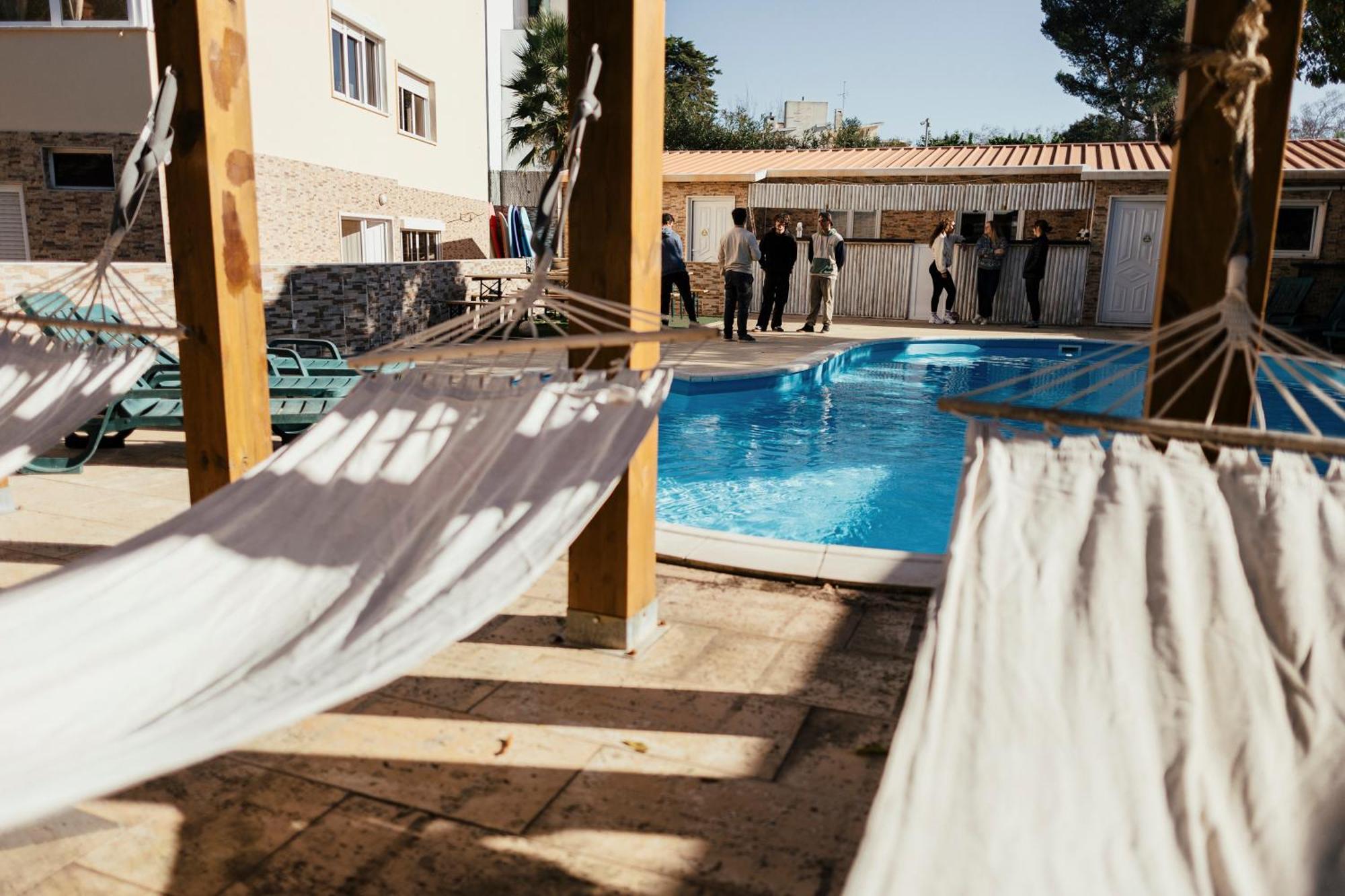 Lisbon Surf Hostel Carcavelos  Exterior photo