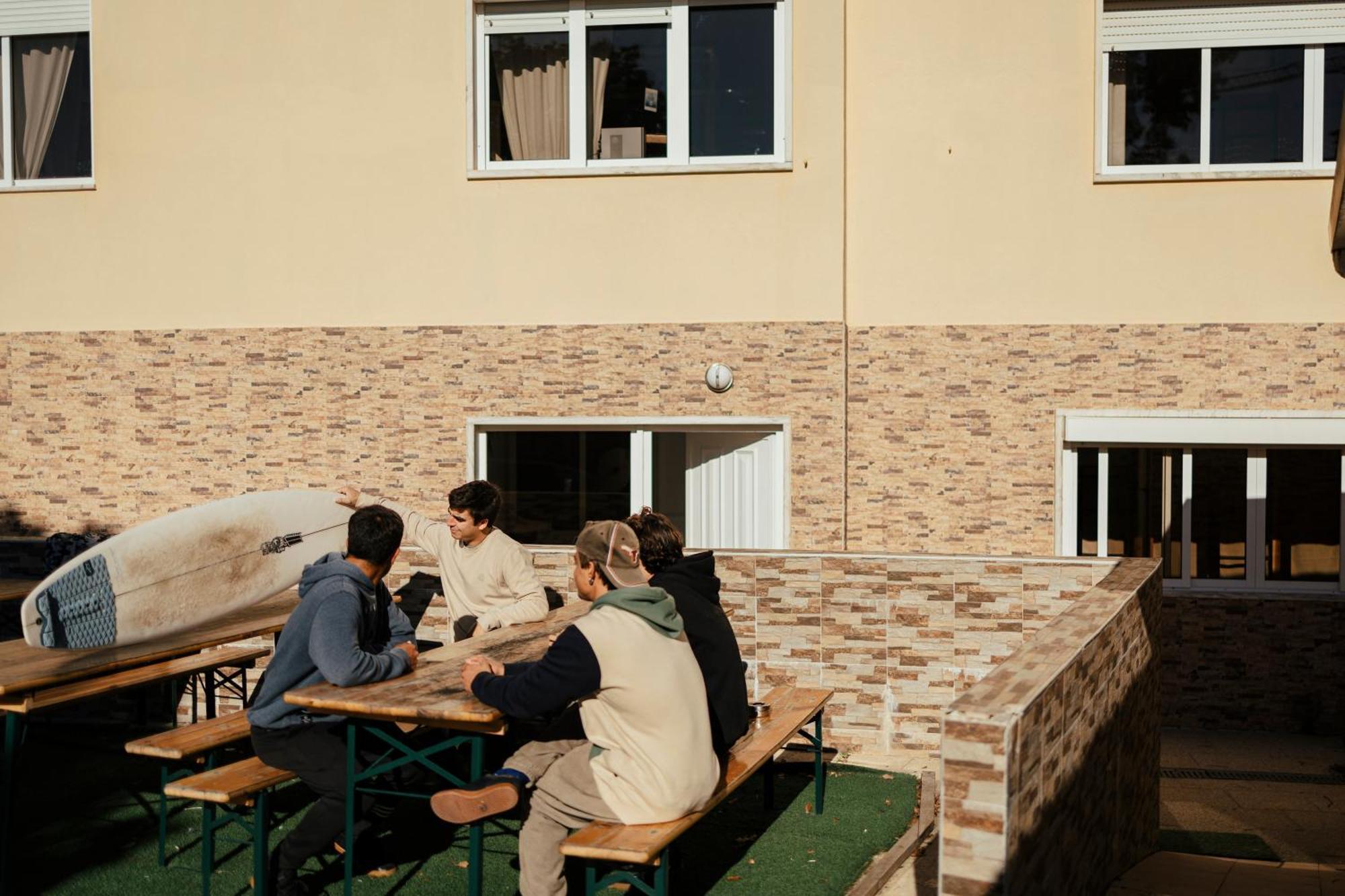 Lisbon Surf Hostel Carcavelos  Exterior photo